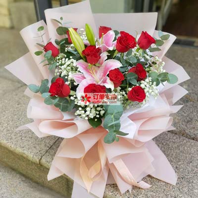 长治11朵红玫瑰百合，全世界里只有一个你